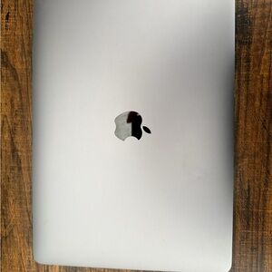 Apple MacBook in Sleek Silver